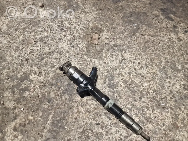 Toyota Corolla E120 E130 Fuel injector 236700G010