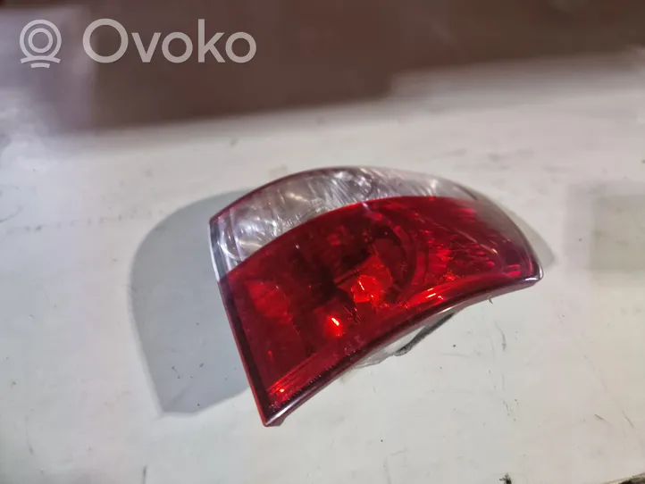 Toyota Avensis Verso Lampa tylna 