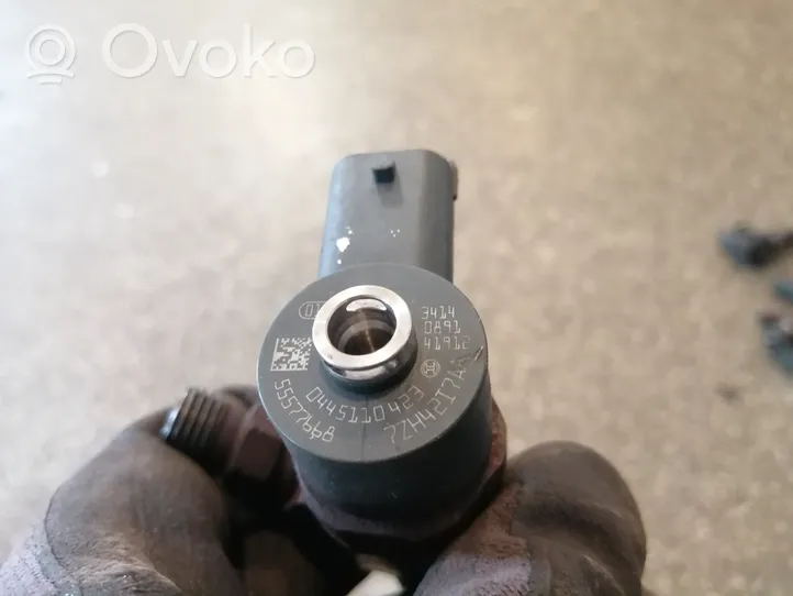 Opel Zafira C Injecteur de carburant 0445110423