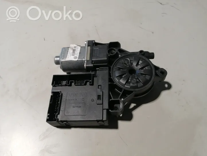 Volkswagen PASSAT B7 Front door window regulator motor 3C0959793C