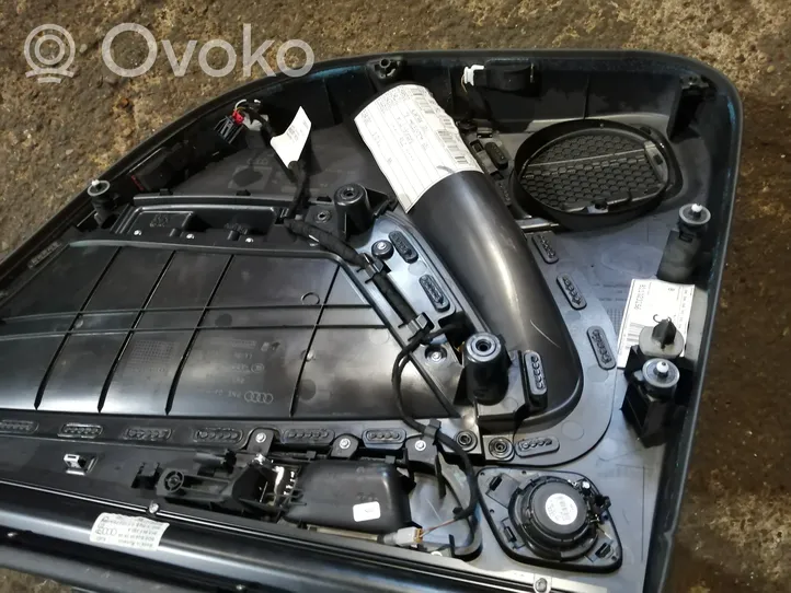 Audi A4 S4 B8 8K Boczki / Tapicerka drzwi / Komplet 8K5861333A