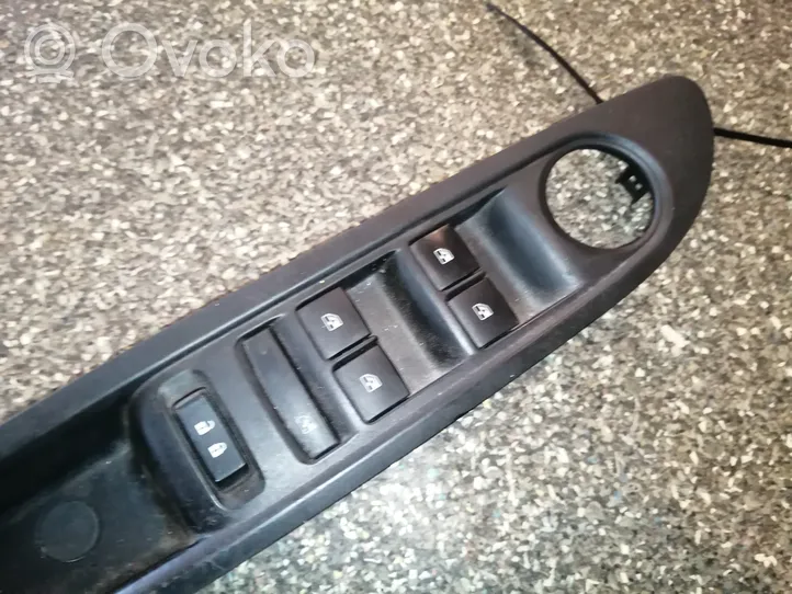 Buick Encore I Electric window control switch 13305373