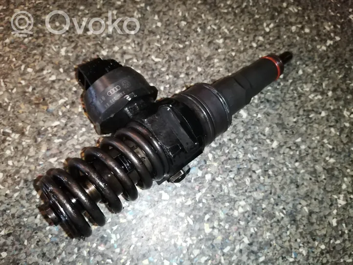 Volkswagen Caddy Injecteur de carburant 038130073BR