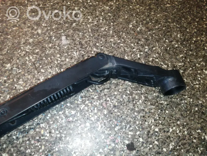 Toyota Verso Front wiper blade arm 