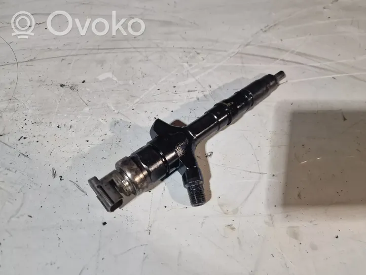 Toyota Corolla Verso AR10 Injecteur de carburant 236700G010