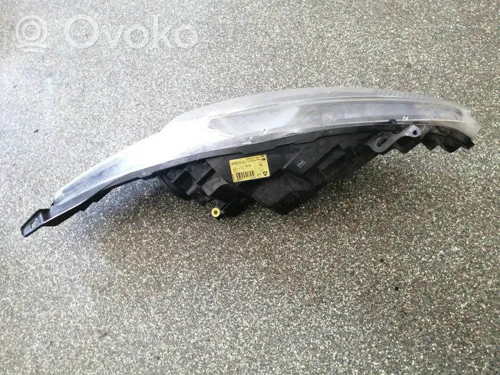 Ford Fiesta Lampa przednia 8A6113W030AH