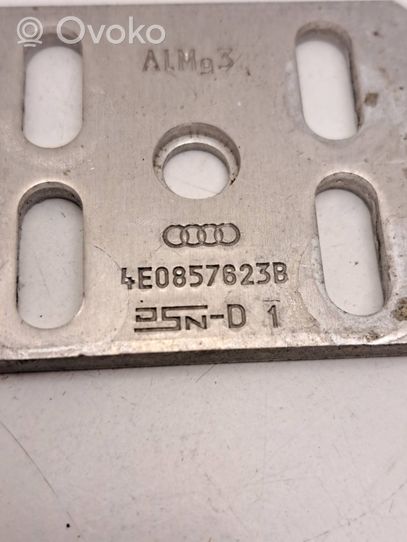 Audi A8 S8 D3 4E Supporto nel bagagliaio/baule 4E0857623B