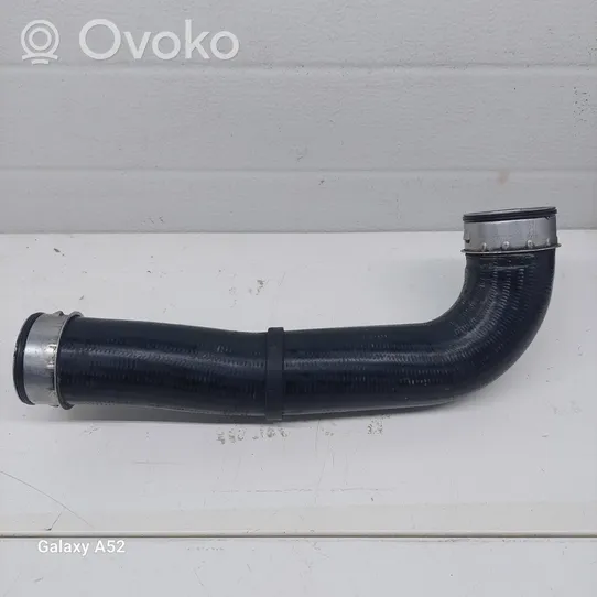 Volkswagen Caddy Tube d'admission de tuyau de refroidisseur intermédiaire 1K0145838H