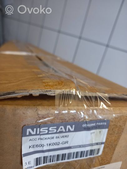 Nissan Juke I F15 Kojelaudan keskiverhoilu KE6001K002GR