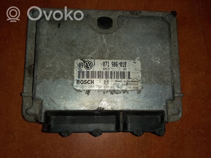 Volkswagen Bora Unité de commande, module ECU de moteur 071906018