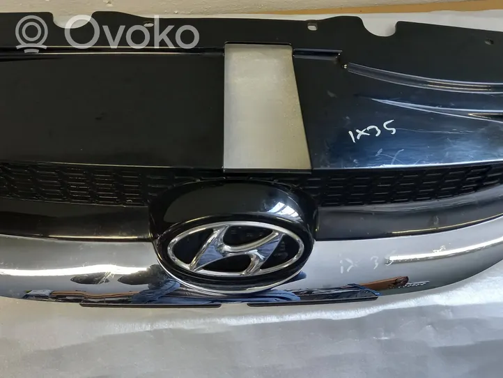 Hyundai ix35 Etupuskurin ylempi jäähdytinsäleikkö 863512Y000