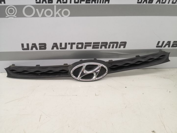 Hyundai i10 Grille calandre supérieure de pare-chocs avant 86569B9500