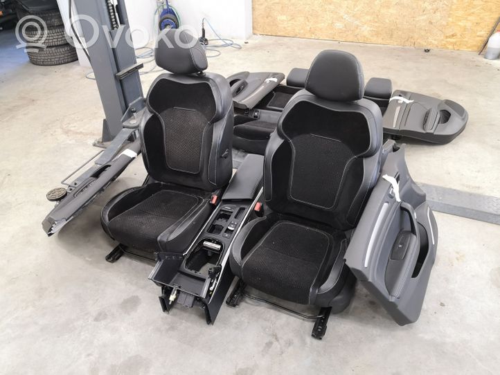 Renault Megane IV Set interni 