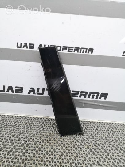 Audi Q2 - Rivestimento modanatura del vetro della portiera posteriore 81A839902