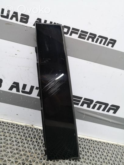 Audi Q2 - Rivestimento modanatura del vetro della portiera posteriore 81A839902