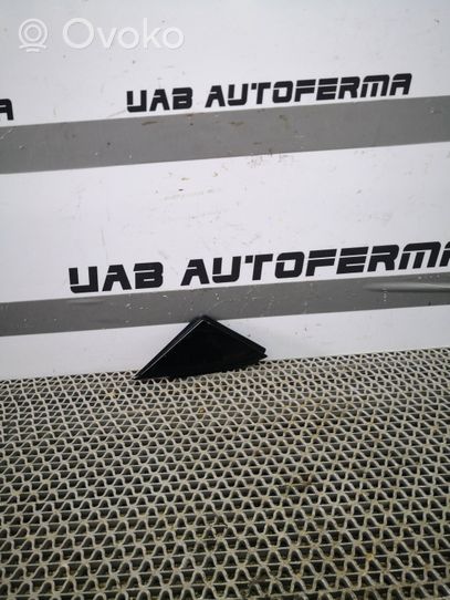 Audi Q2 - Rivestimento modanatura del vetro della portiera anteriore 81A837637