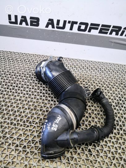 Audi Q2 - Turboahtimen ilmanoton letku 5Q0129635