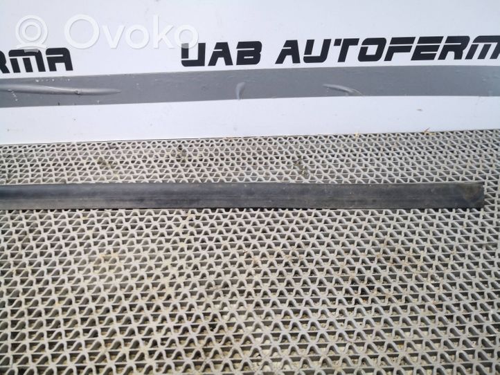 Audi Q2 - Etuoven kumitiiviste 81A839119