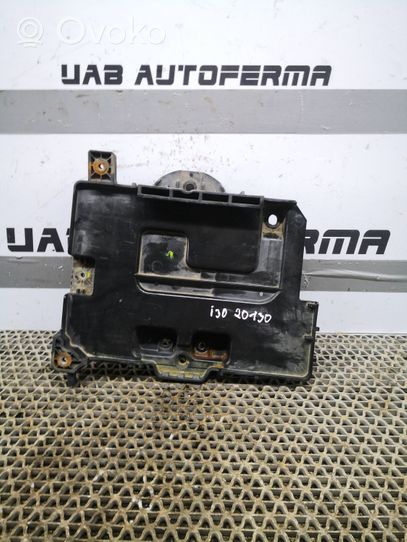 Hyundai i30 Vassoio batteria 37150A5000