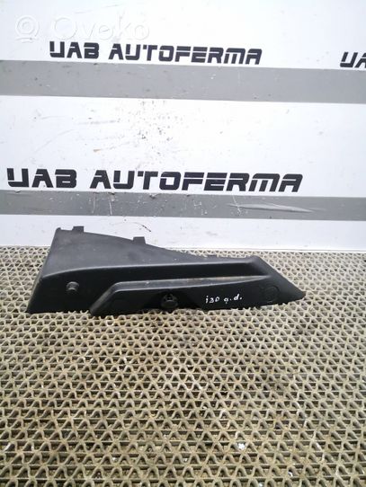 Hyundai i30 Staffa di montaggio copertura ripiano portaoggetti 85820A6000