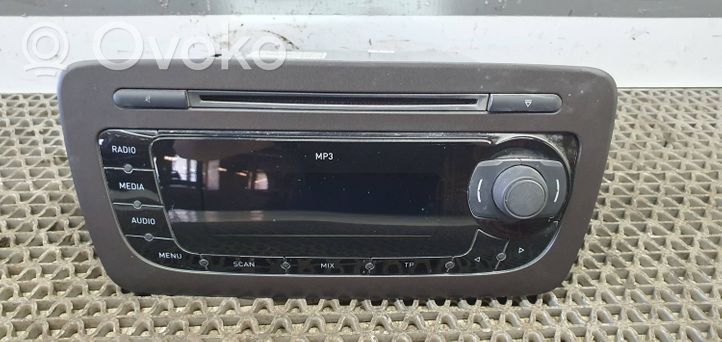 Seat Ibiza IV (6J,6P) Радио/ проигрыватель CD/DVD / навигация W06J2035153H
