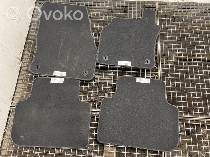 Audi Q3 F3 Kit tapis de sol auto 83C863691