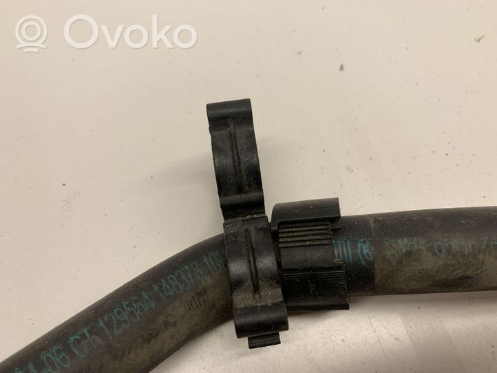 BMW 3 F30 F35 F31 Moottorin vesijäähdytyksen putki/letku 9208184