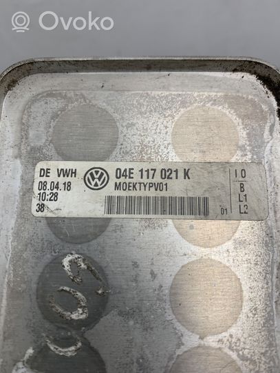 Volkswagen Jetta VII Radiateur d'huile moteur 04E117021K