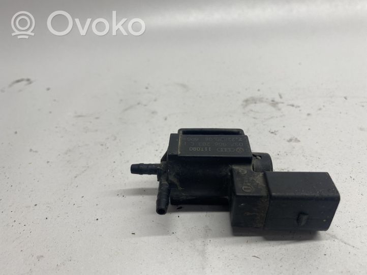 Volkswagen Touareg II Electrovanne soupape de dépression 037906283C