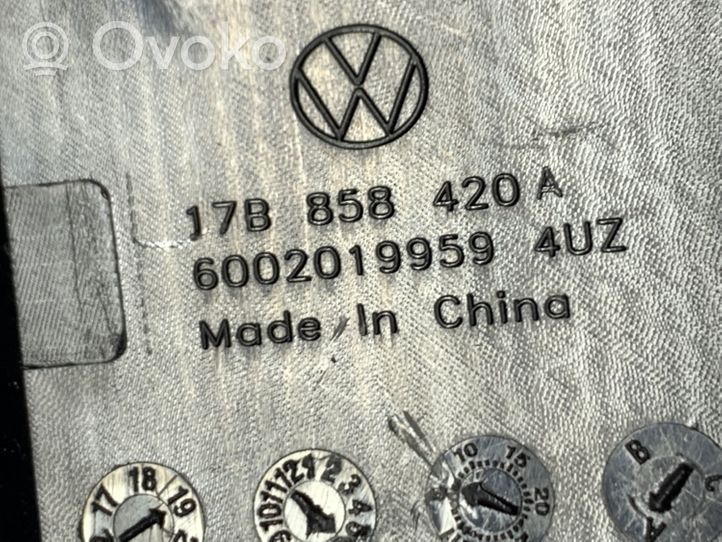 Volkswagen Jetta VII Ramka schowka deski rozdzielczej 17B858420A