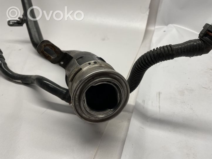 BMW 5 F10 F11 Polttoainesäiliön täyttöaukon suukappale 7205704