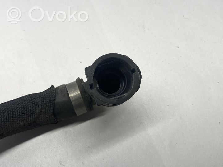 BMW 5 G30 G31 Tubo flessibile del liquido di raffreddamento del motore 8663047