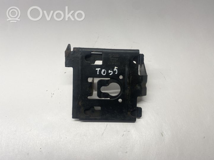 Volkswagen Golf V Staffa/supporto di montaggio del filtro carburante 1K0127811C