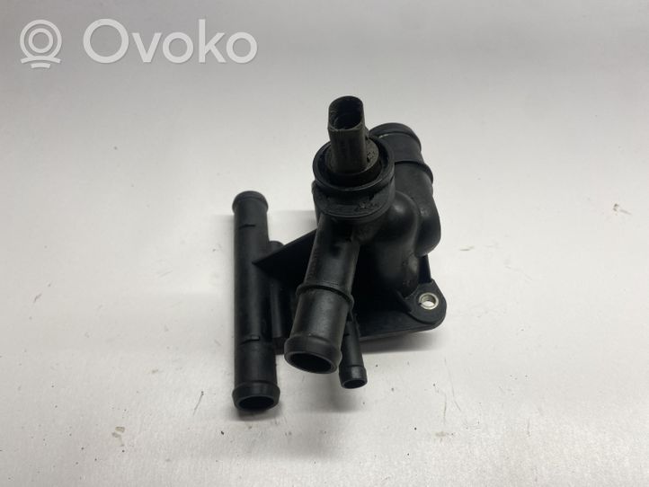 Volkswagen Golf V Alloggiamento termostato 06F121133H