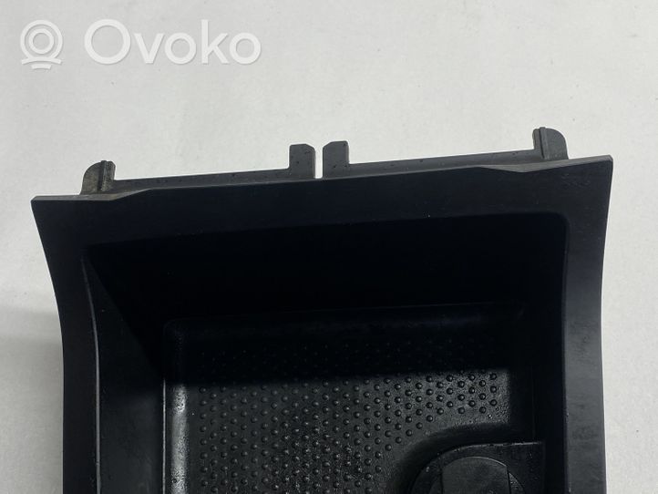 Volkswagen Golf V Glove box 1K0857925