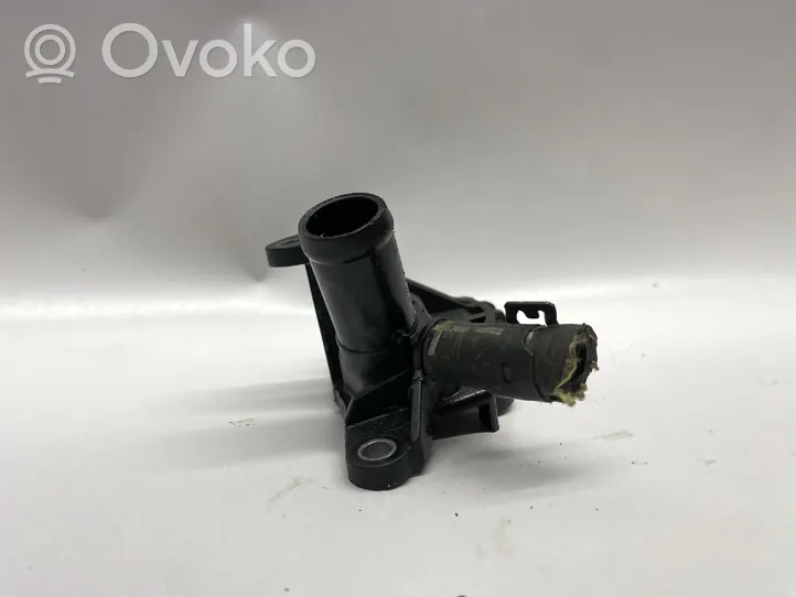 Volkswagen Jetta VII Tuyau de liquide de refroidissement moteur 04E121121L