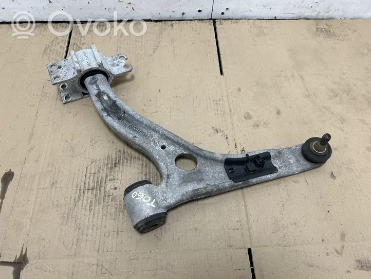 Mercedes-Benz GLA W156 Braccio di controllo sospensione anteriore inferiore/braccio oscillante A2463330300