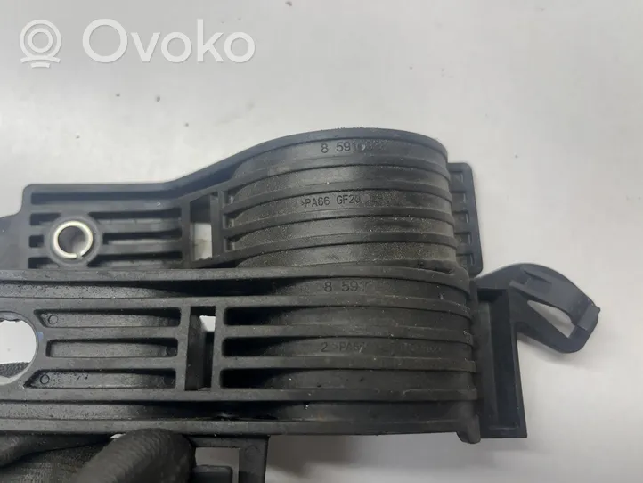 BMW X1 F48 F49 Staffa/supporto di montaggio del filtro carburante 8591939