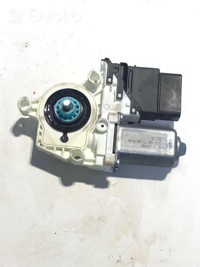 Volkswagen Tiguan Moteur de lève-vitre de porte arrière 5N0959703