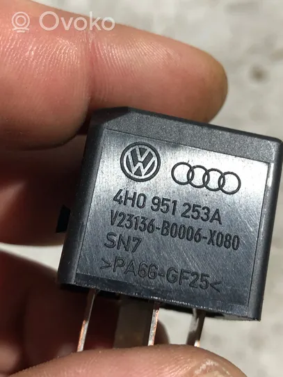 Audi Q5 SQ5 Inne przekaźniki 4H0951253A