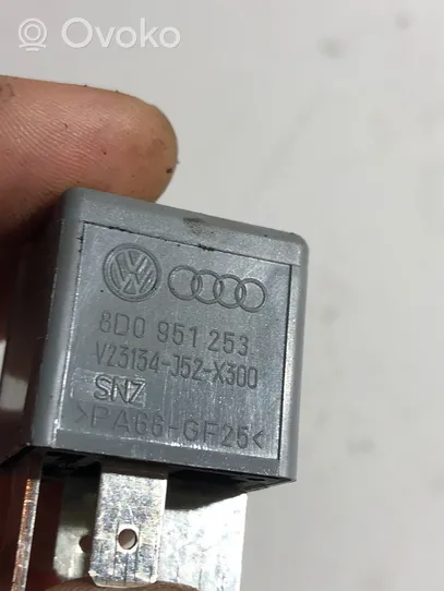 Audi Q7 4L Altri relè 8D0951253