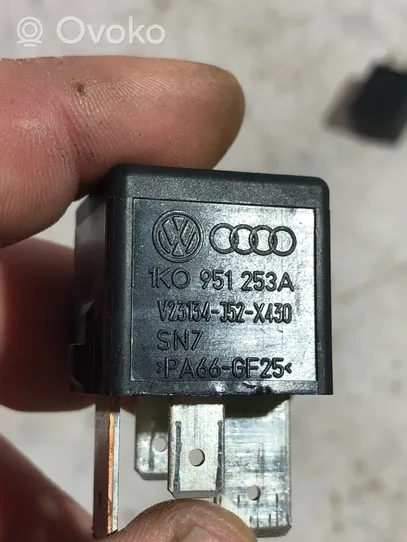 Audi A3 S3 8P Kita rėlė 1K0951253A