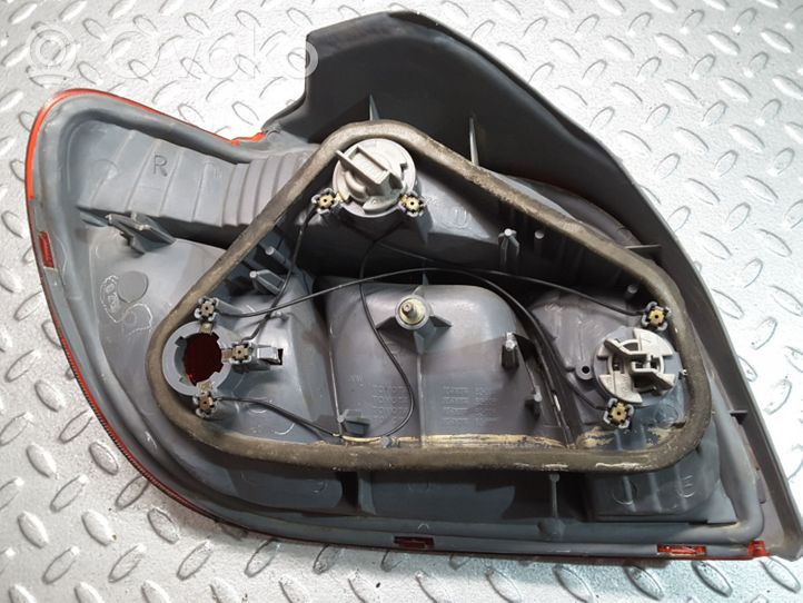 Toyota Yaris Lampa tylna 52004