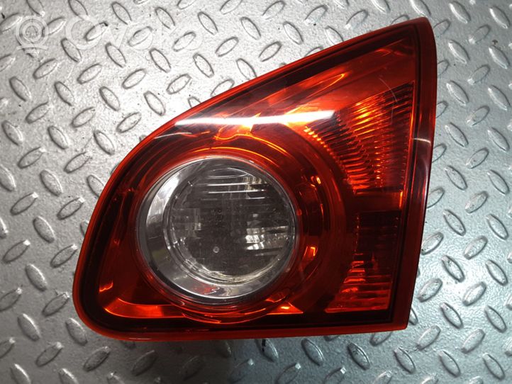 Nissan Qashqai Luci posteriori del portellone del bagagliaio 05091