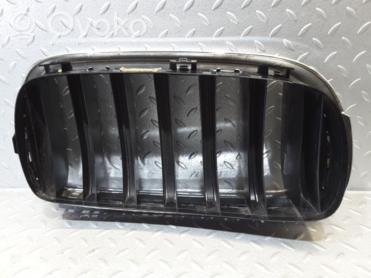 BMW X5 F15 Grille calandre supérieure de pare-chocs avant 7316075