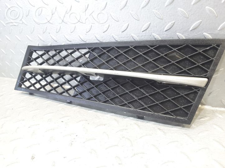 51117231859 BMW 5 F10 F11 Unteres Gitter dreiteilig vorne, 19.00  