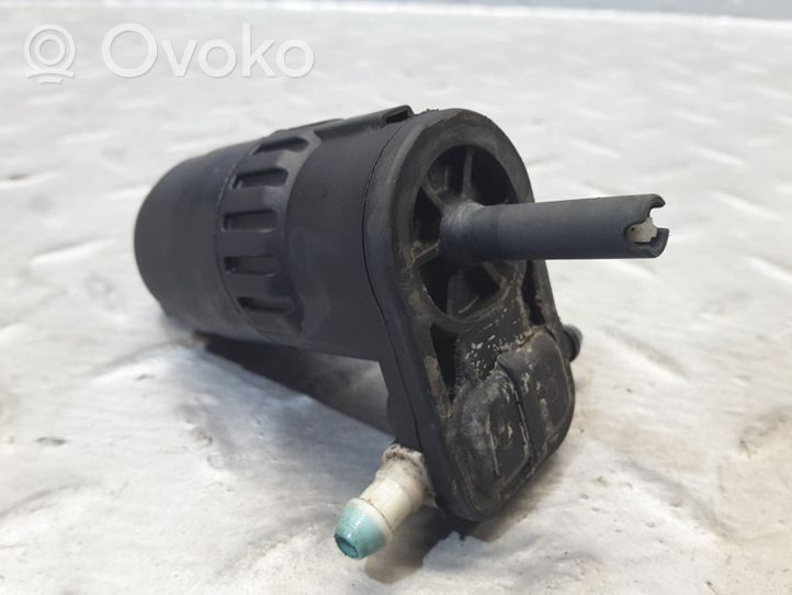 Volvo C30 Pompe de lave-glace de pare-brise 55702893