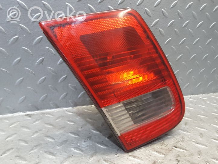 Saab 9-3 Ver2 Takaluukun takavalot 25480102