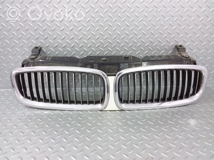 BMW 7 E65 E66 Grille calandre supérieure de pare-chocs avant 7037727