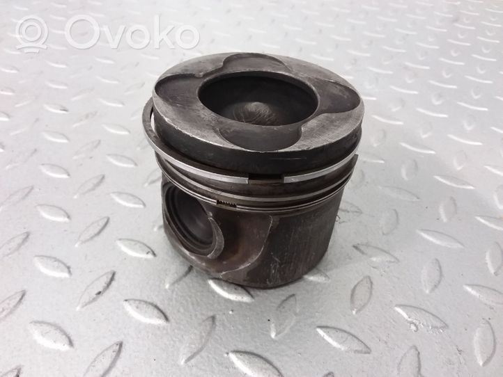 BMW X5 E70 Piston 84L107